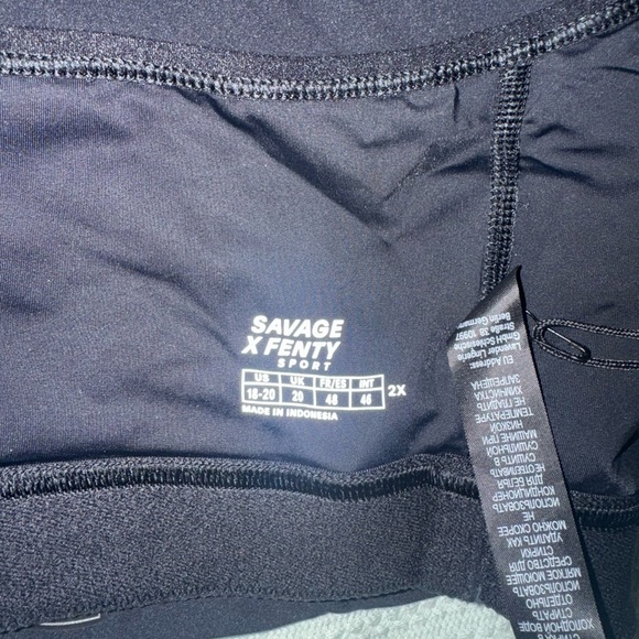 Savage X Fenty Running HotLiw Impact Black Sports Bra - Picture 8 of 8